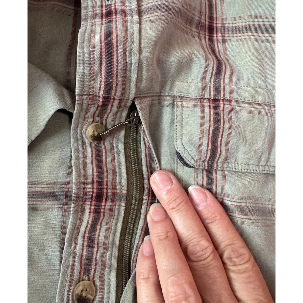 North Face Plaid Fishing Hiking Shirt XL Back Vent Mesh Button Down Zip Pocket